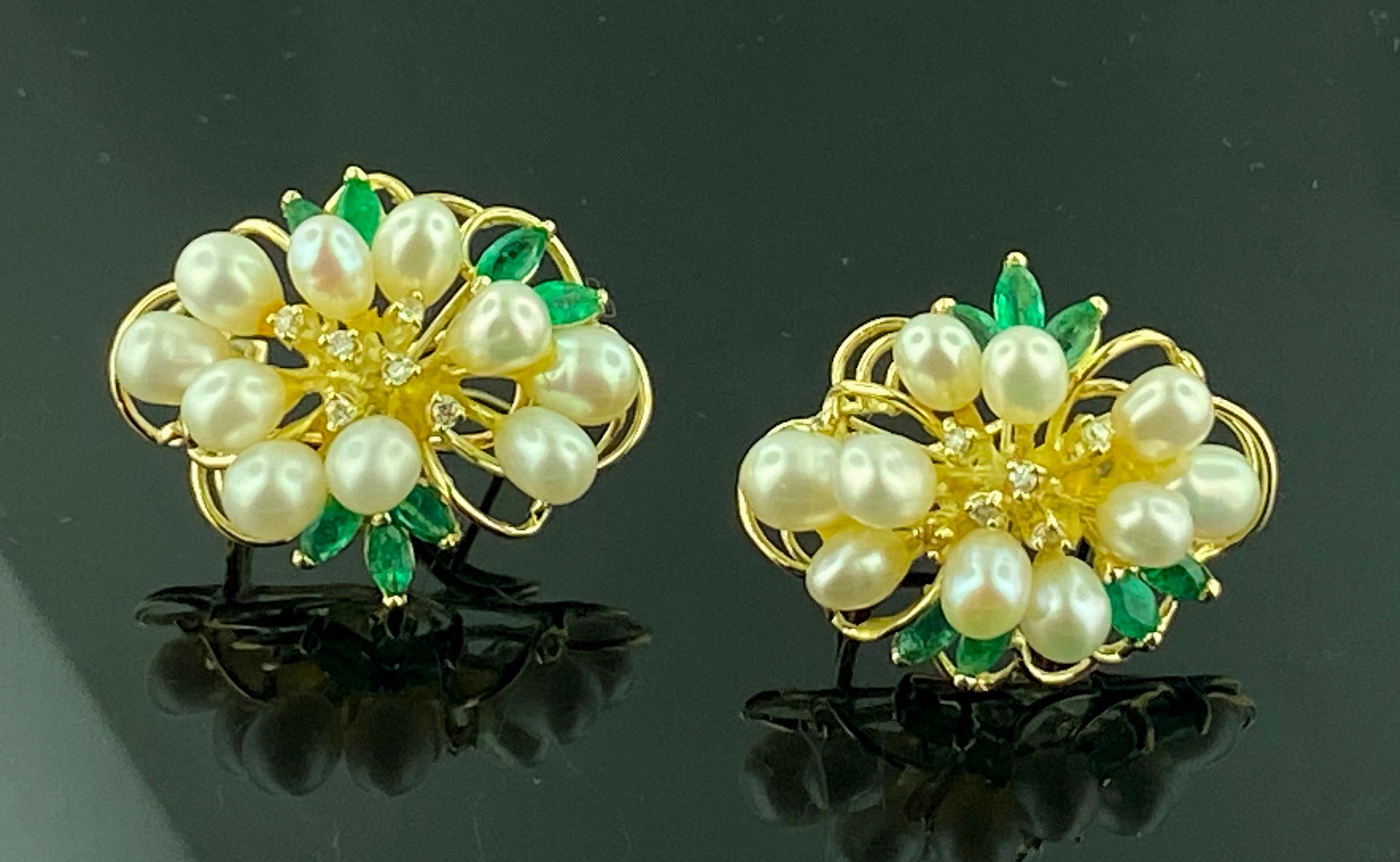 Freshwater Pearl, Diamond and Emerald Earrings In Excellent Condition For Sale In Palm Desert, CA