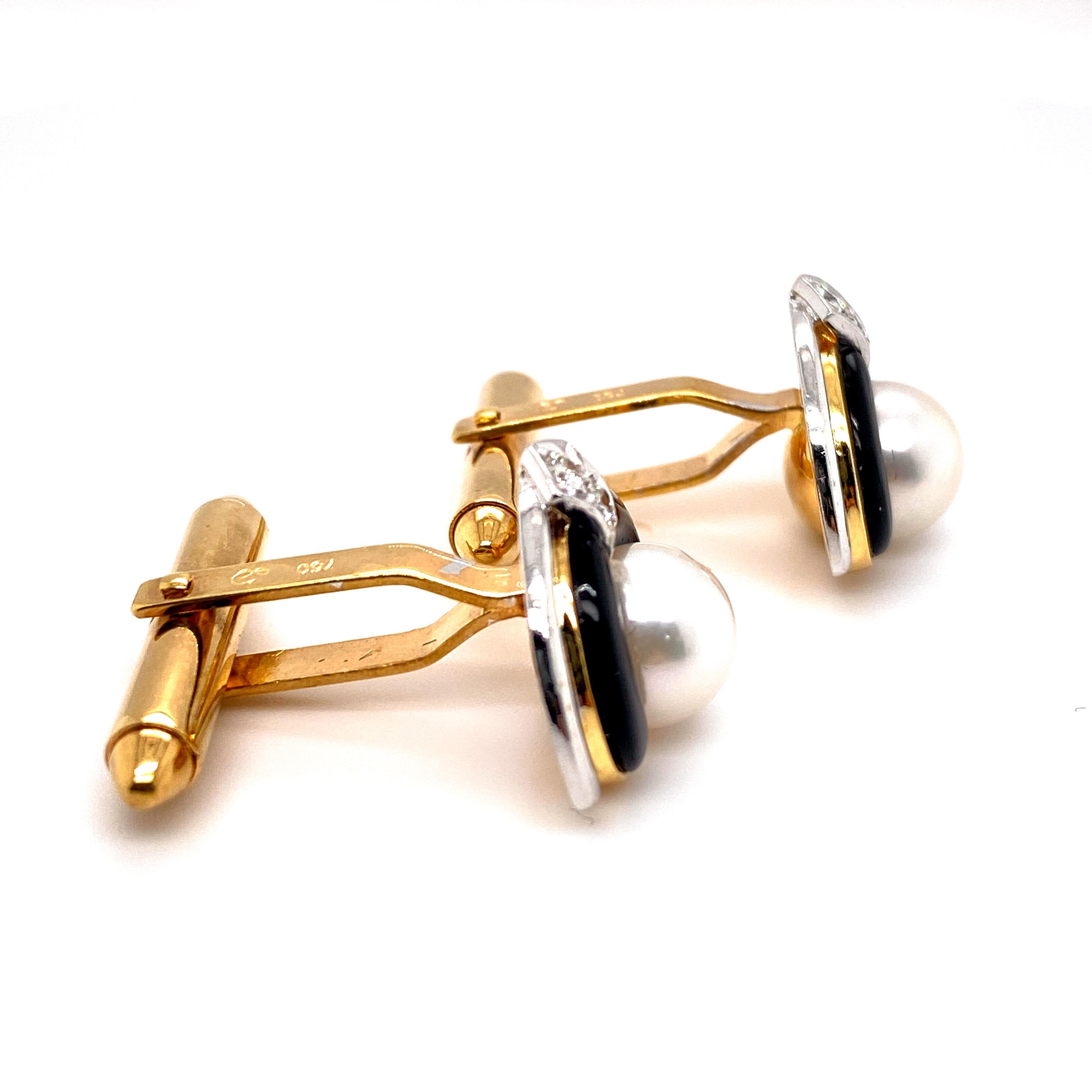 Art Deco Freshwater Pearl and Diamonds Cufflinks in 18 Karat Gold For Sale
