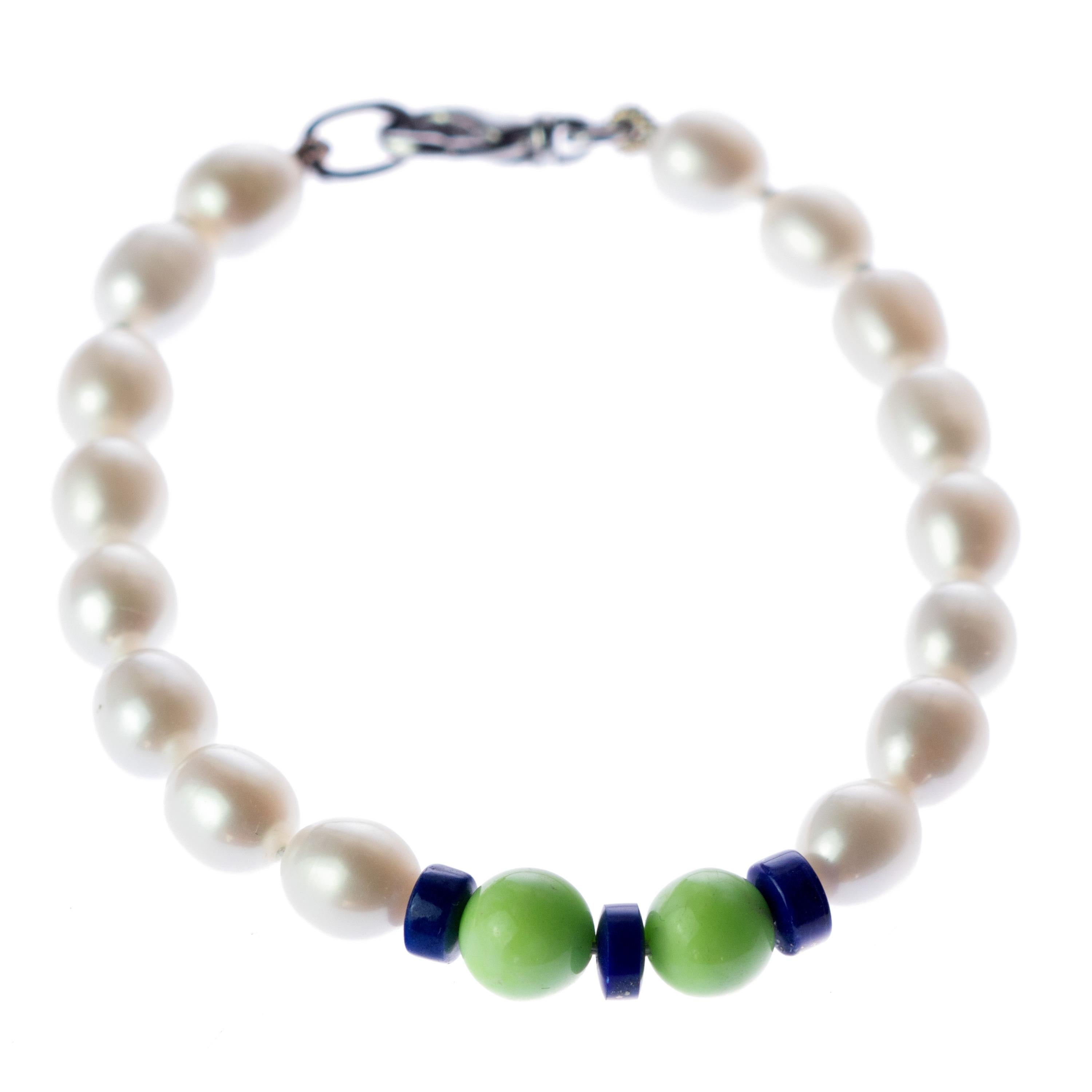Freshwater Pearl Lapis Lazuli Serpentine Modern Beaded Handmade Chic Bracelet In New Condition For Sale In Milano, IT