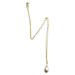 Collar colgante minimalista de perlas de agua dulce de oro de 14 quilates
