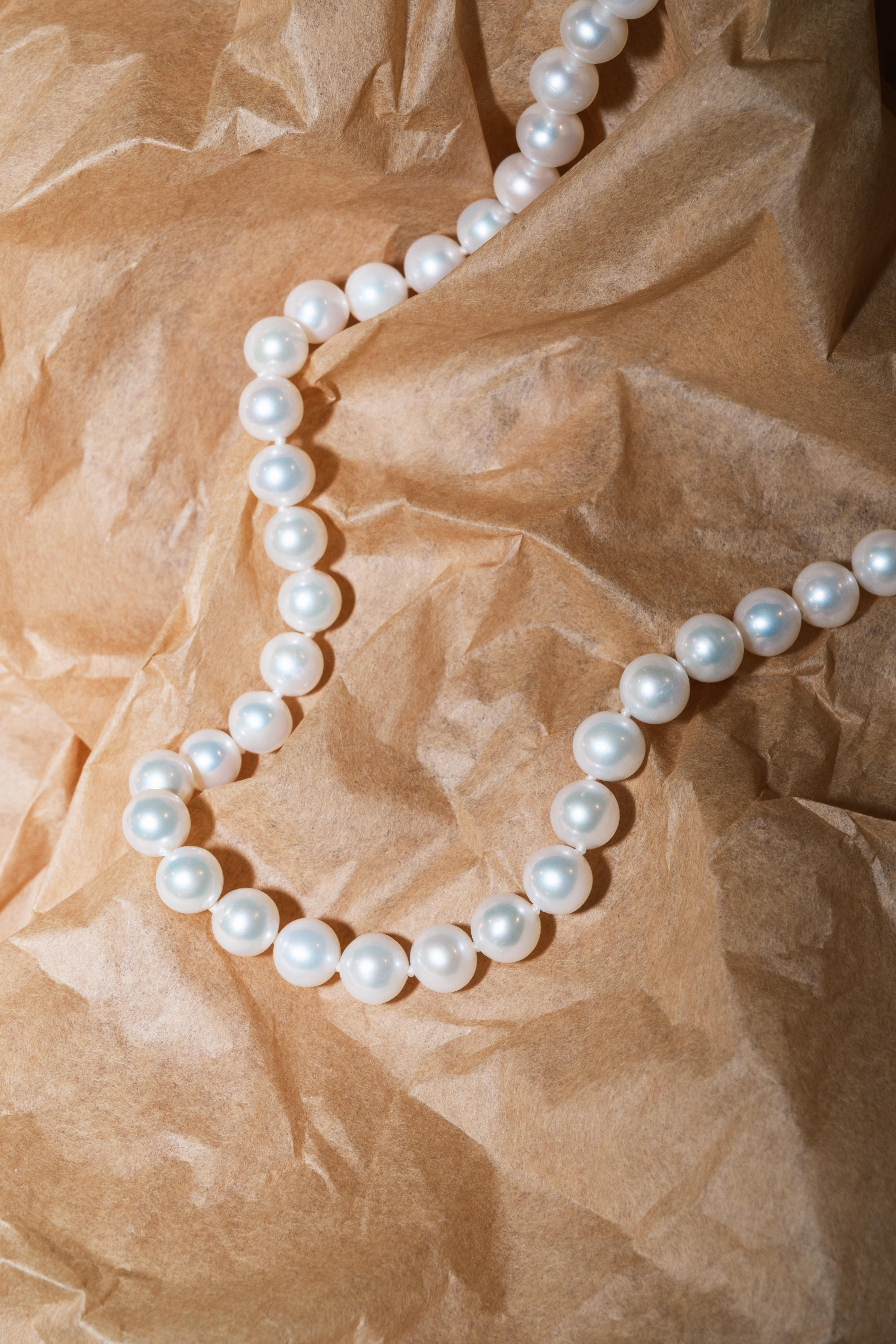 Freshwater pearl necklace, 18Karat Yellow Gold, 7-7.5mm In New Condition For Sale In Nicosia, CY