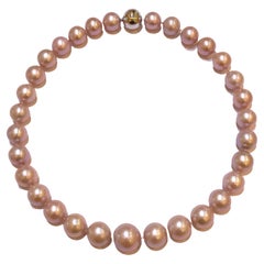 Collier de perles d'eau douce en rosé 16-12mm avec fermoir en or blanc