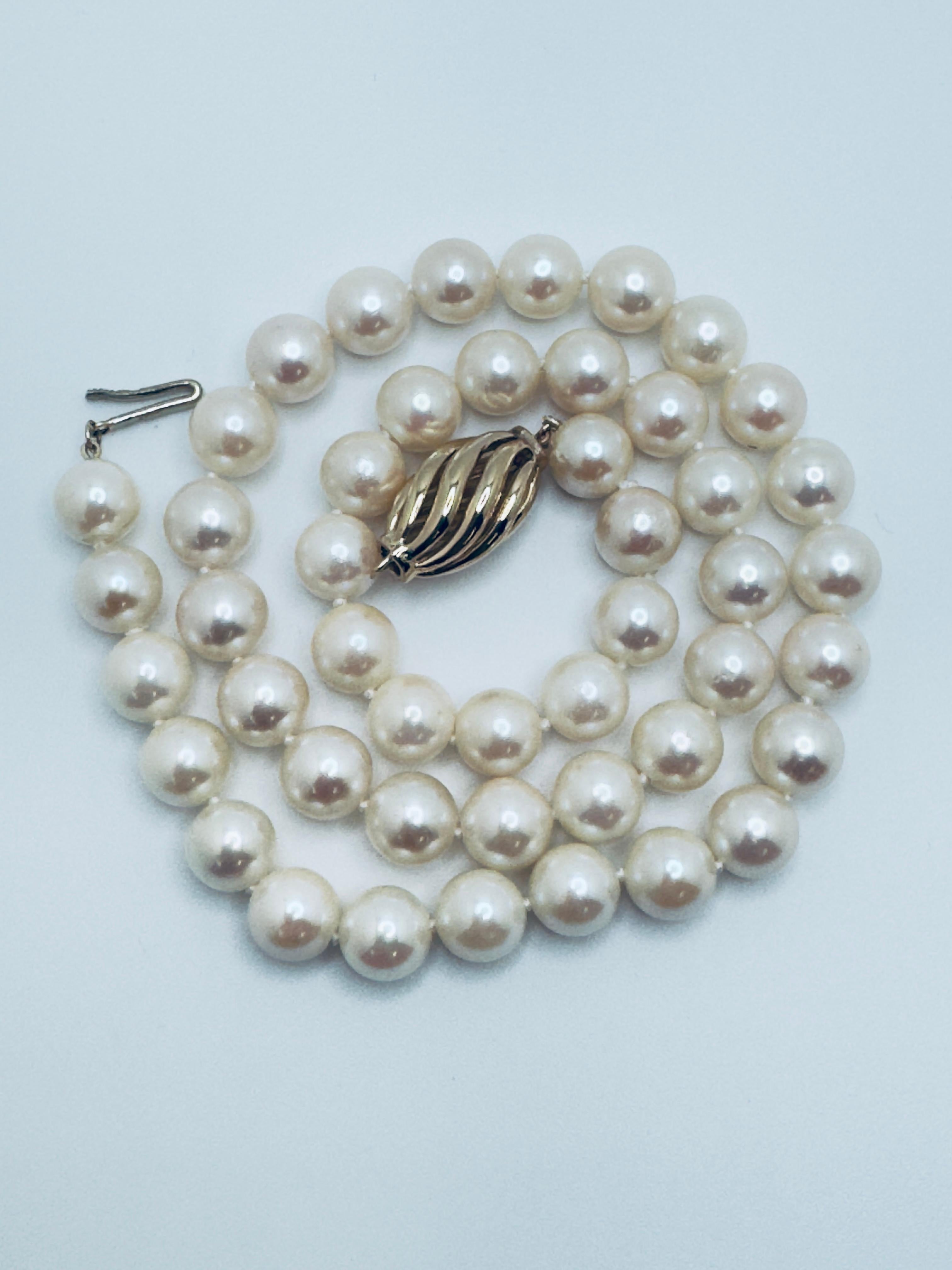 Freshwater Pearl Necklace with swirl clasp For Sale 2
