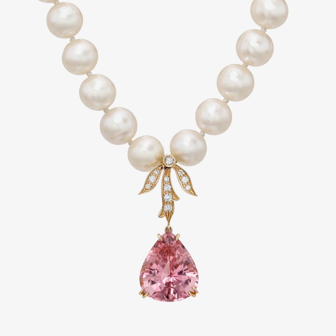 Collana di perle d'acqua dolce con pera di tormalina rosa da 10,87 carati di Merkaba In condizioni Nuovo in vendita a Beverly Hills, CA