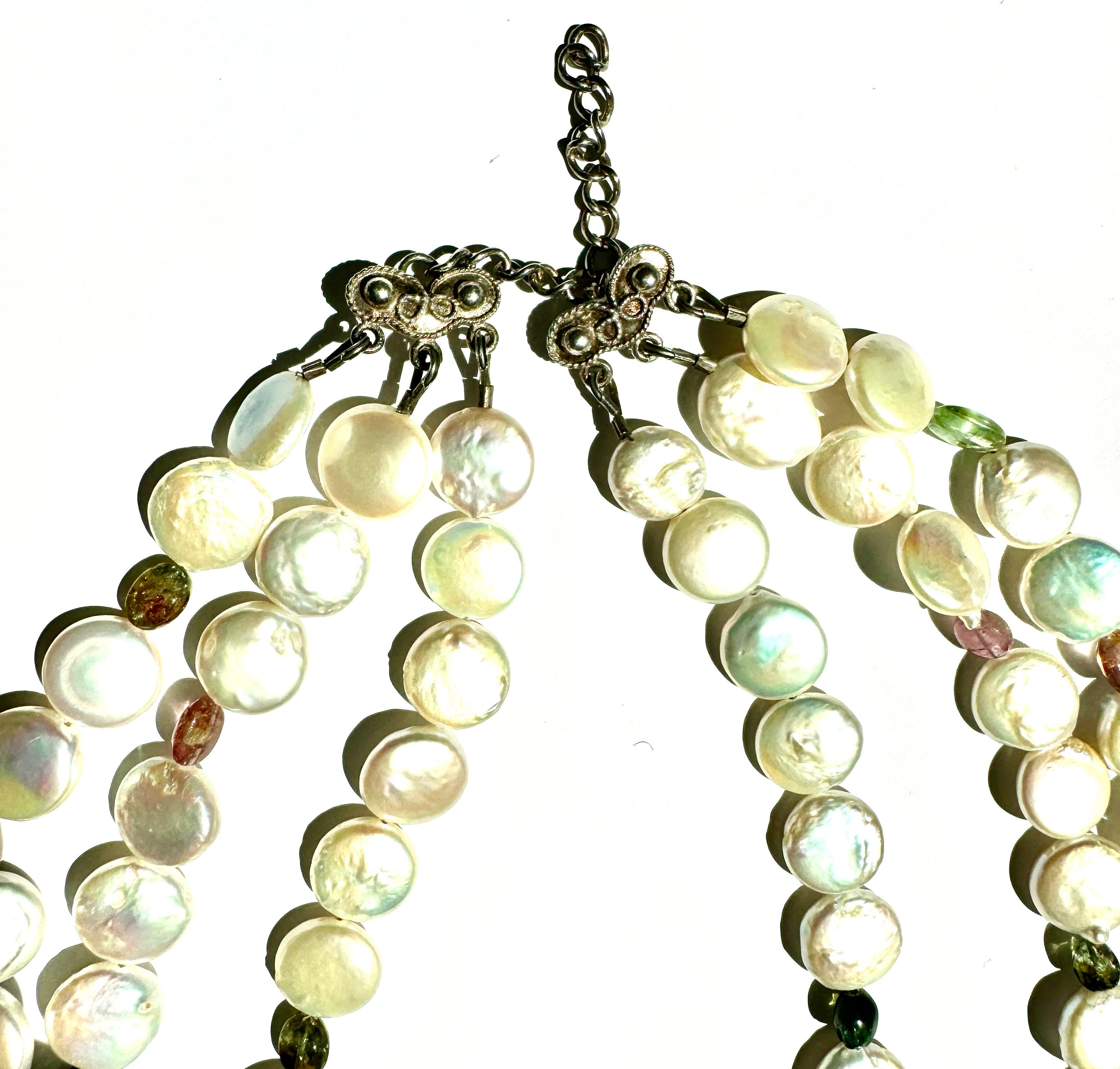 Collana a tre fili con perle d'acqua dolce e tormalina In condizioni Nuovo in vendita a Lake Worth, FL