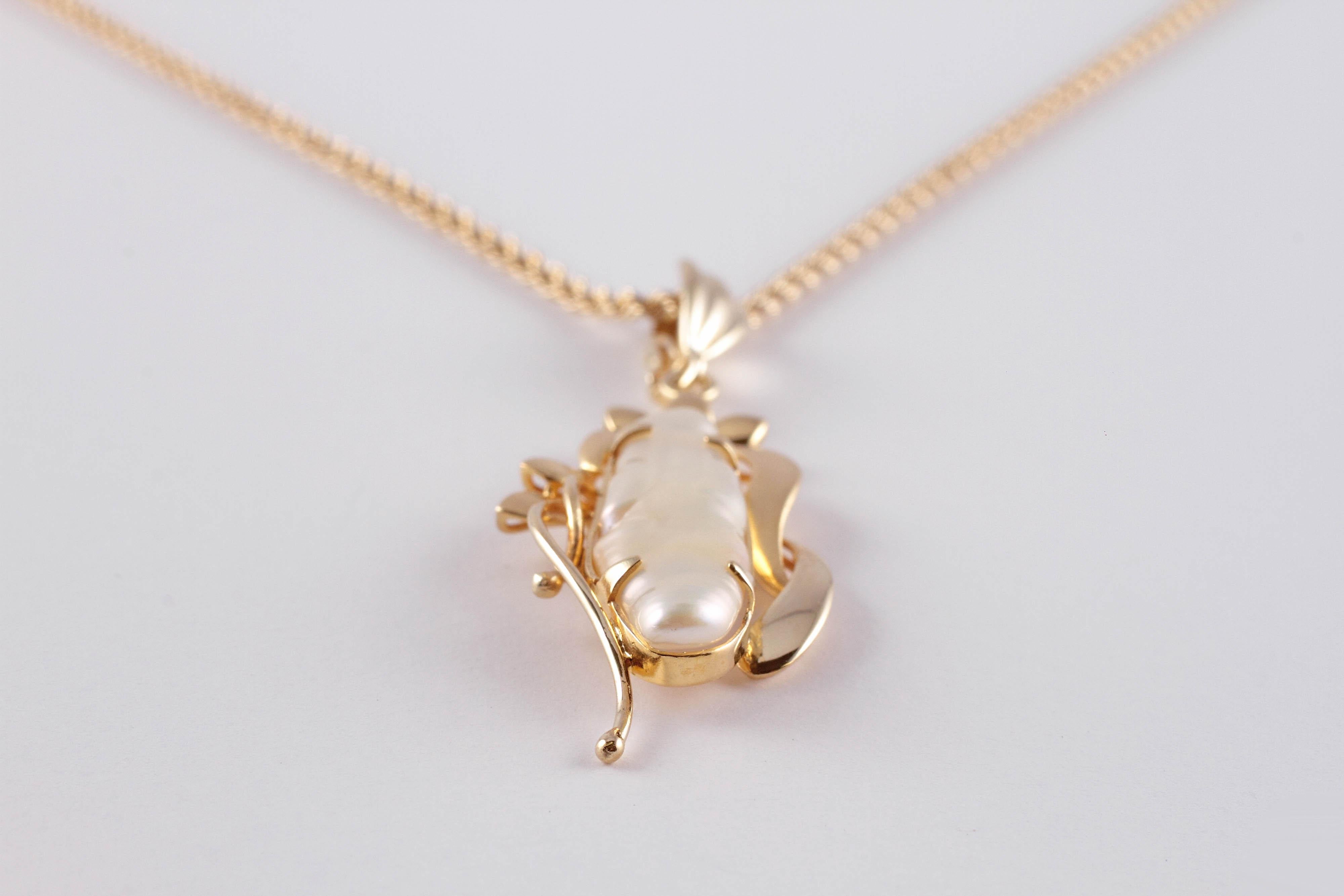 Women's or Men's Freshwater Pearl Yellow Gold Pendant and Chain