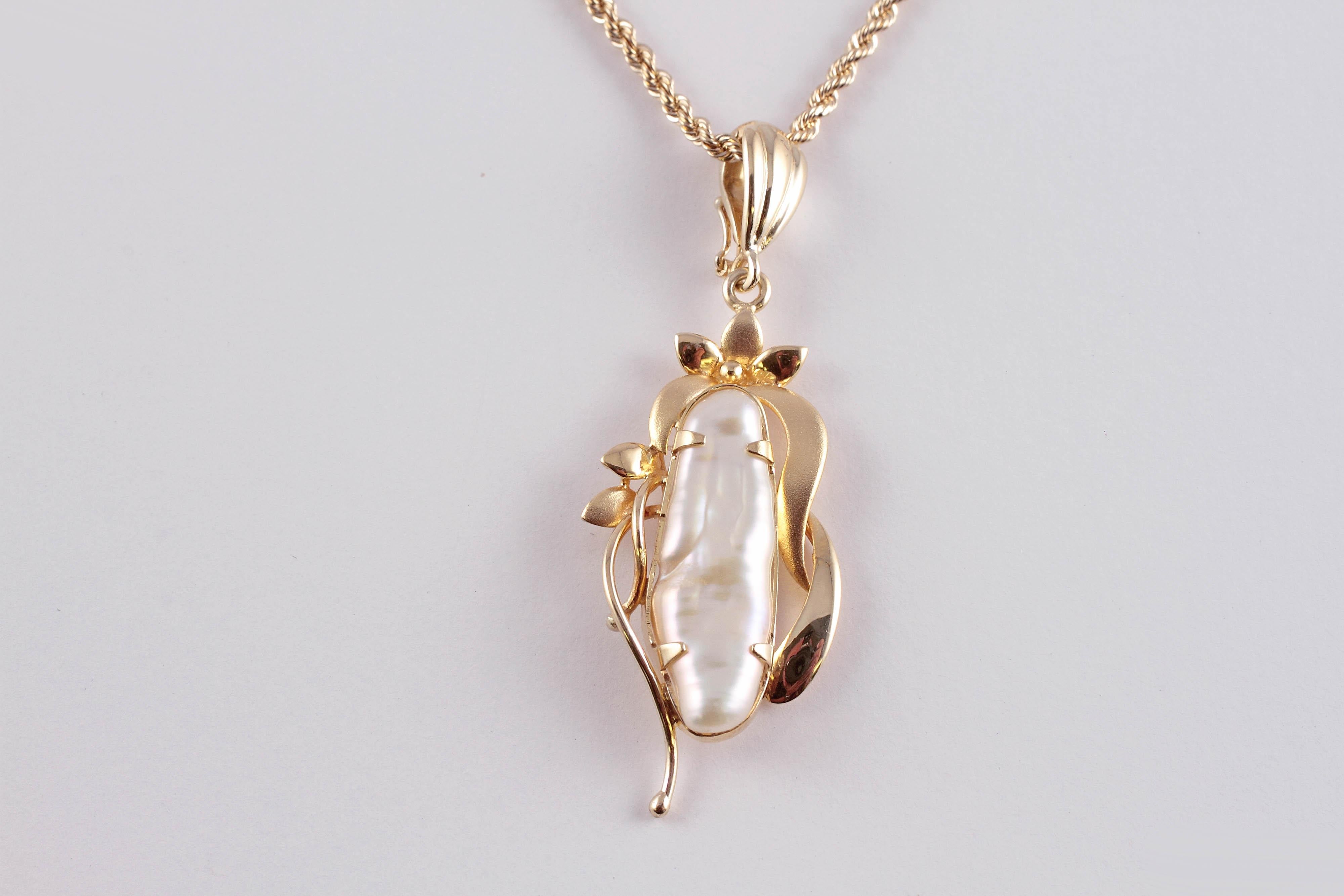 Freshwater Pearl Yellow Gold Pendant and Chain 1