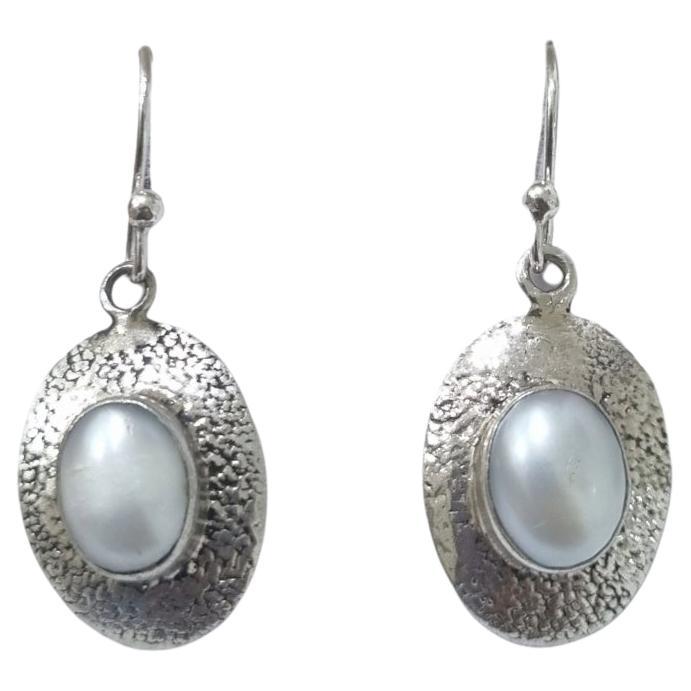 Freshwater pearls earrings in sterling silver For Sale