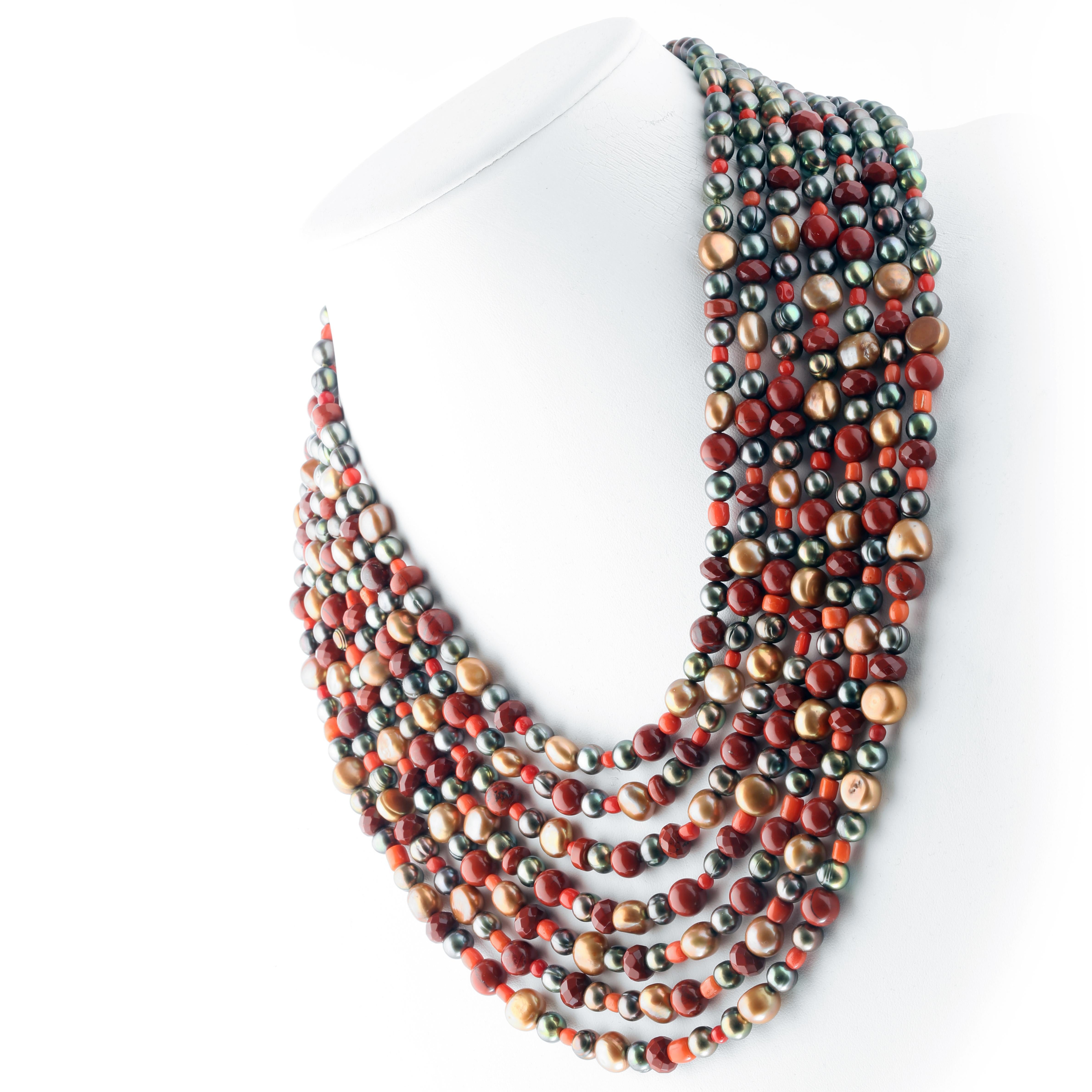 Moderno Perle d'acqua dolce, corallo rosa, diaspro rosso, argento 925, collana a più fili con perline in vendita