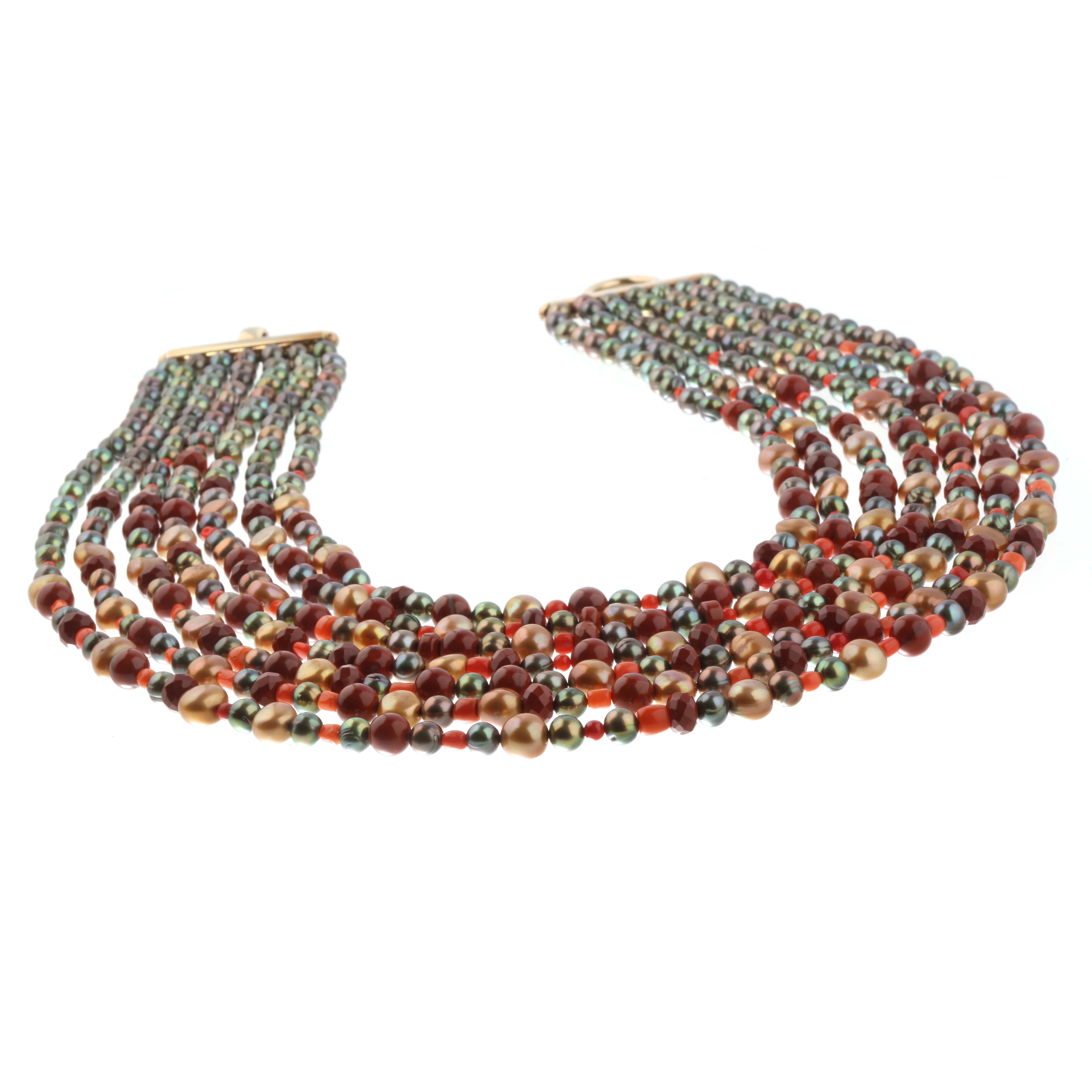 Perle d'acqua dolce, corallo rosa, diaspro rosso, argento 925, collana a più fili con perline in vendita 1