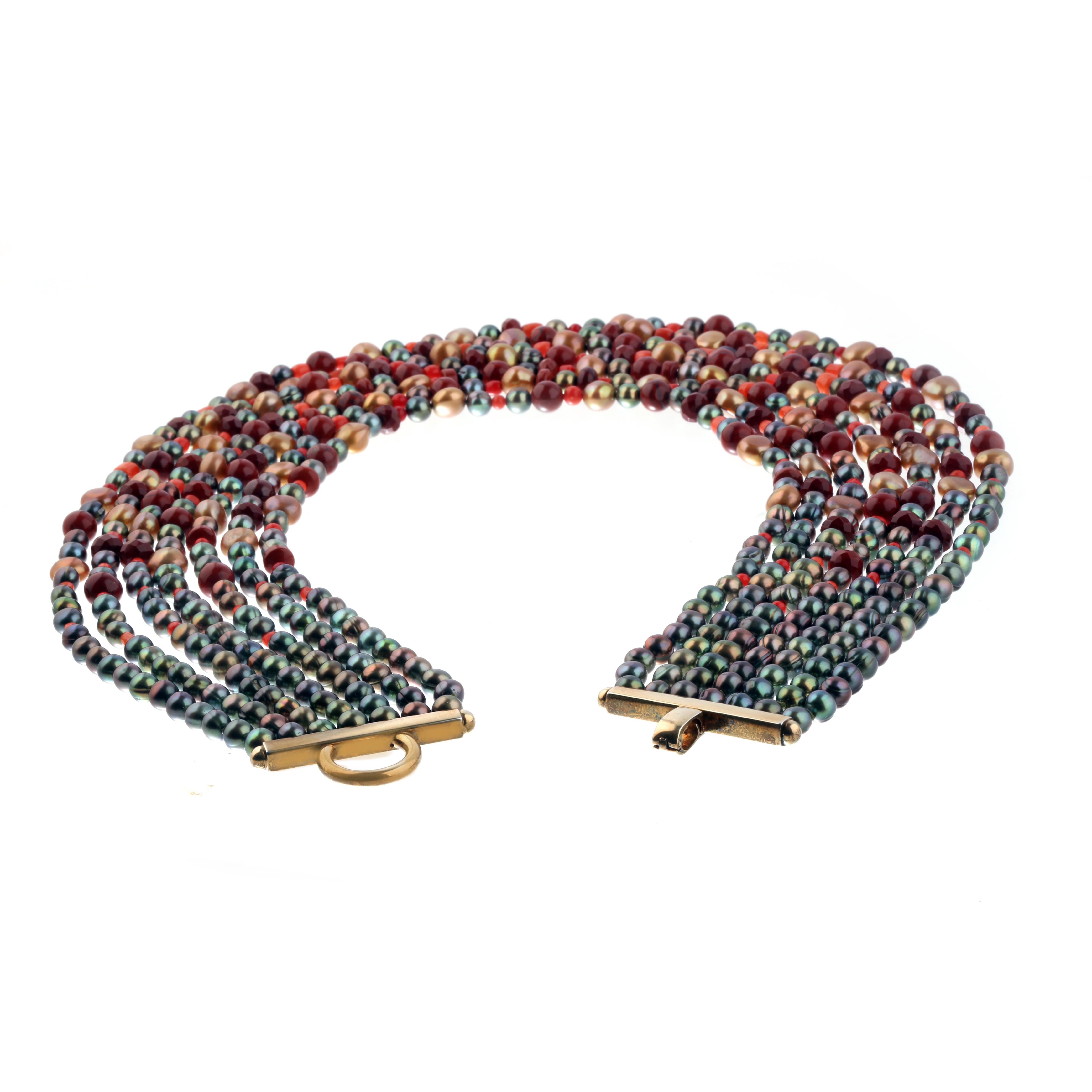 Perle d'acqua dolce, corallo rosa, diaspro rosso, argento 925, collana a più fili con perline in vendita 2