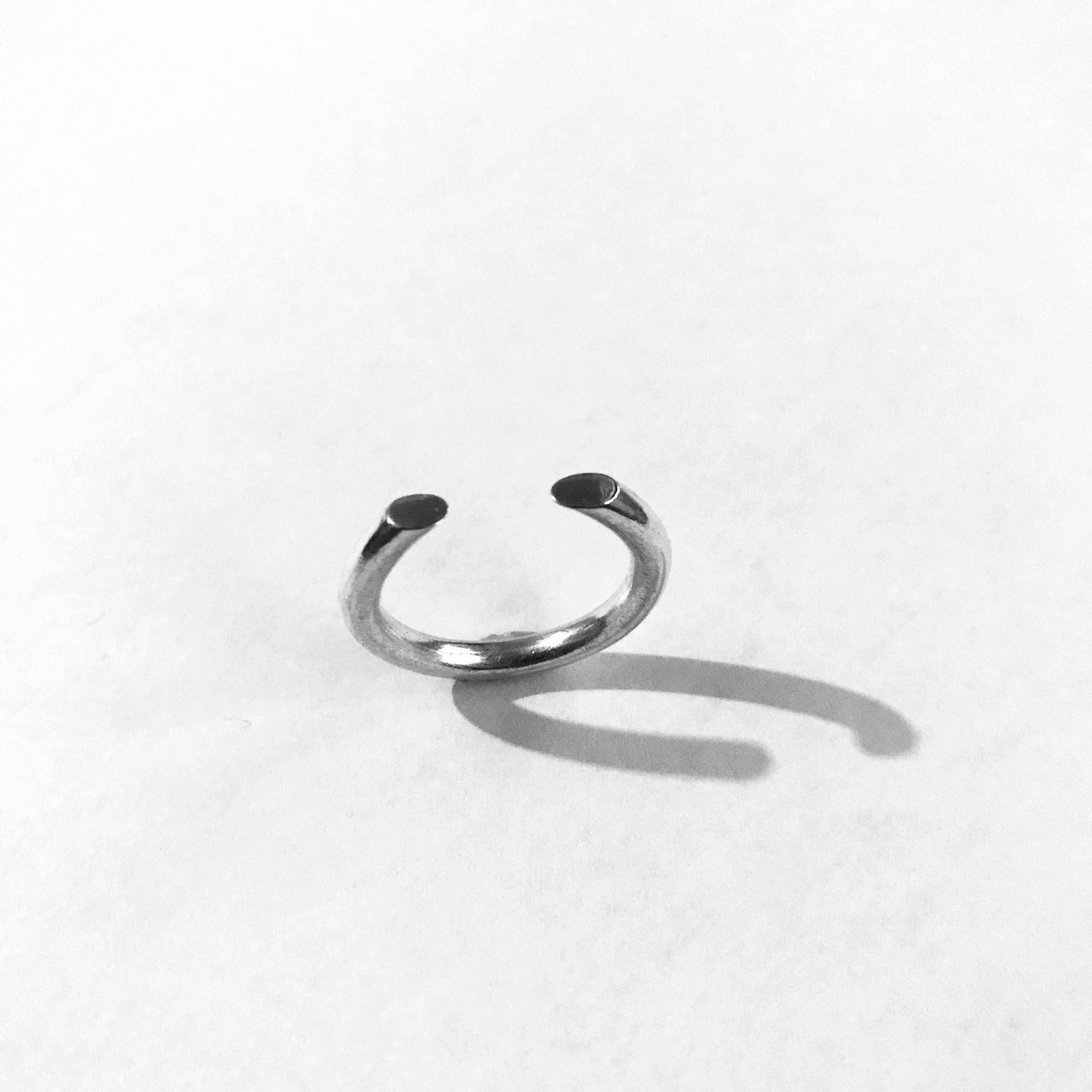 Runder offener Ring aus Sterlingsilber (DCG)(W) im Zustand „Neu“ im Angebot in CLYDEBANK, GB