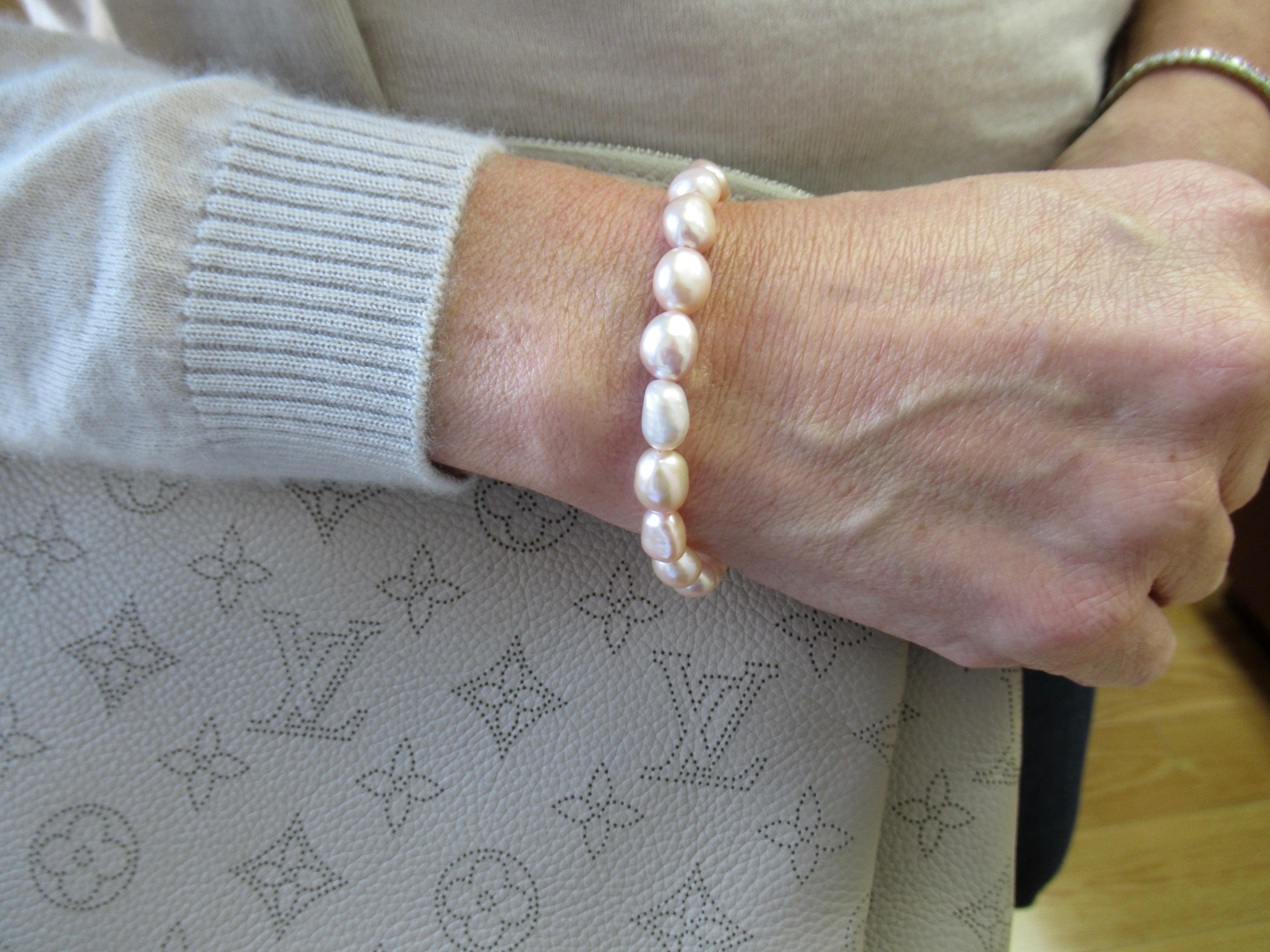 Contemporary Freshwater Pink Button Pearl Stretch Bracelet For Sale