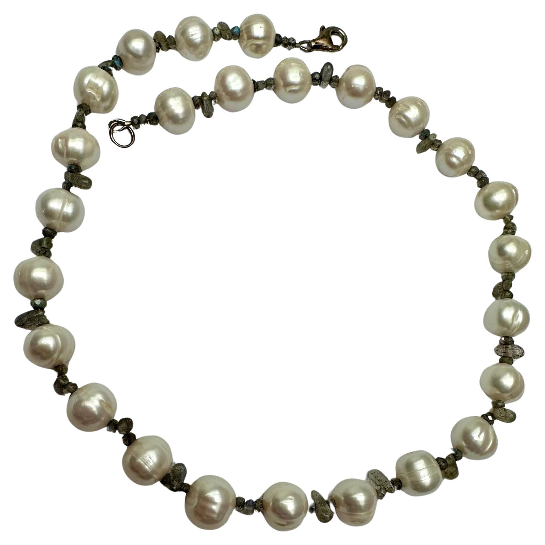 Taglio misto Collana di perle bianche d'acqua dolce e labradorite in vendita