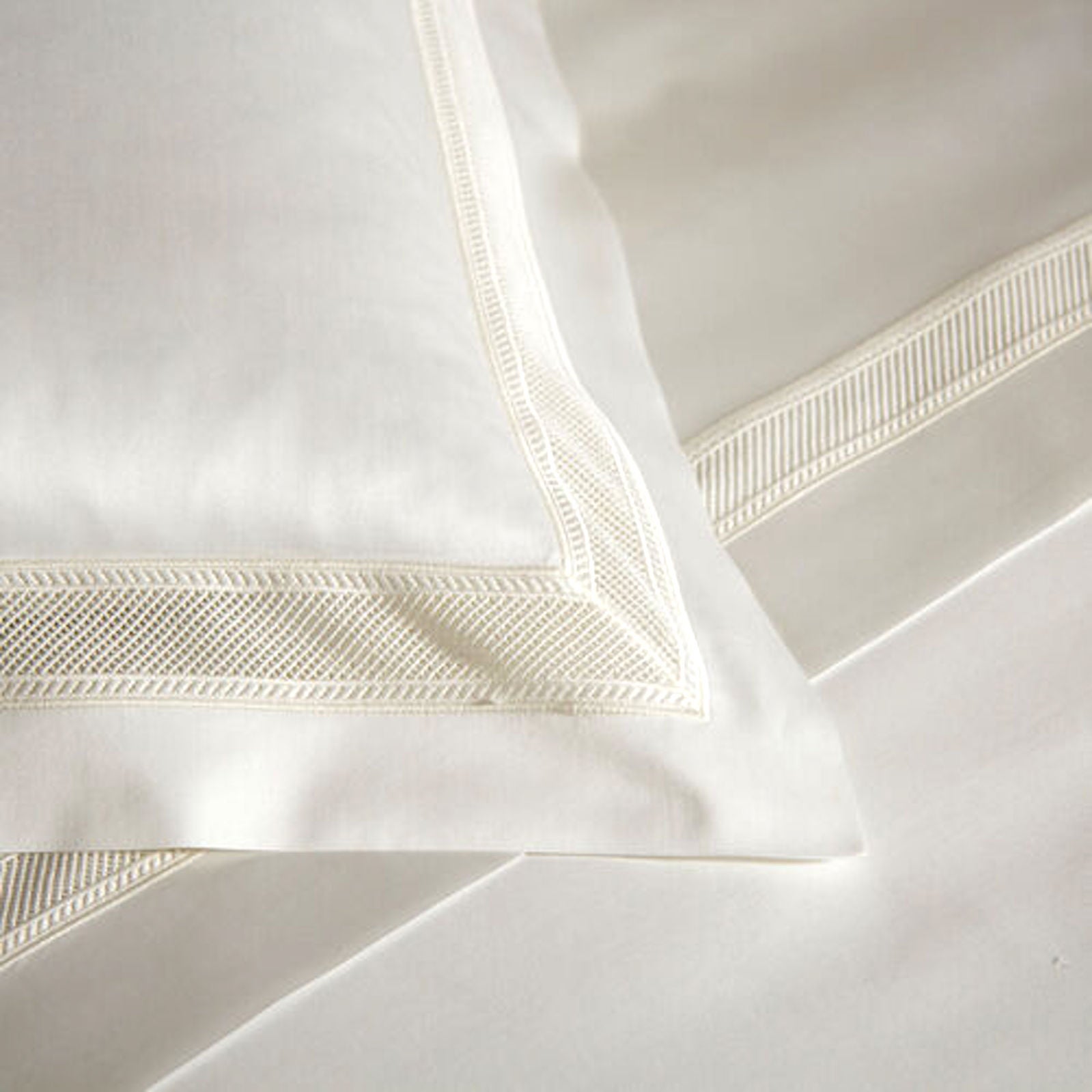 The Net Lace Sheet Set offers a sumptuous feel while bringing timeless elegance to your bedroom. Crafted from cotton sateen, this sheet set is silky smooth and of impeccable quality so you can take pleasure in a peaceful night's sleep.

Slip