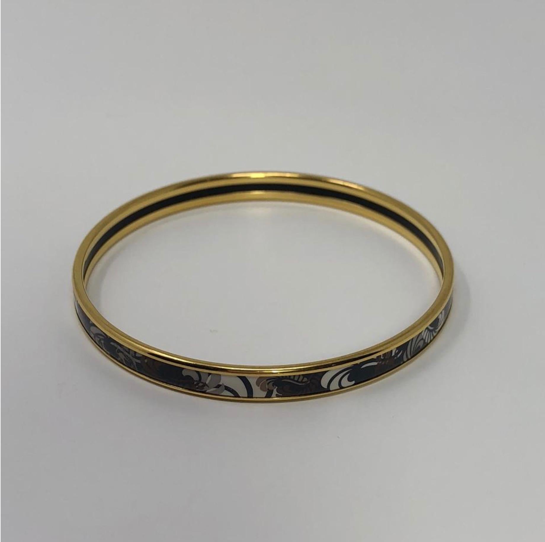 Frey Wille 14 Karat Yellow Gold Bordered Bangle Ulta Magic Sphinx Bangle In Excellent Condition For Sale In Saint Charles, IL