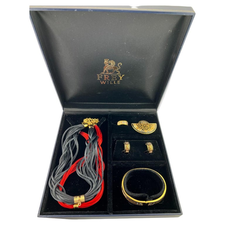 Frey Wille Hommage A' Gustav Klimt Ensemble boucles d'oreilles, bague,  collier et bracelet - En vente sur 1stDibs