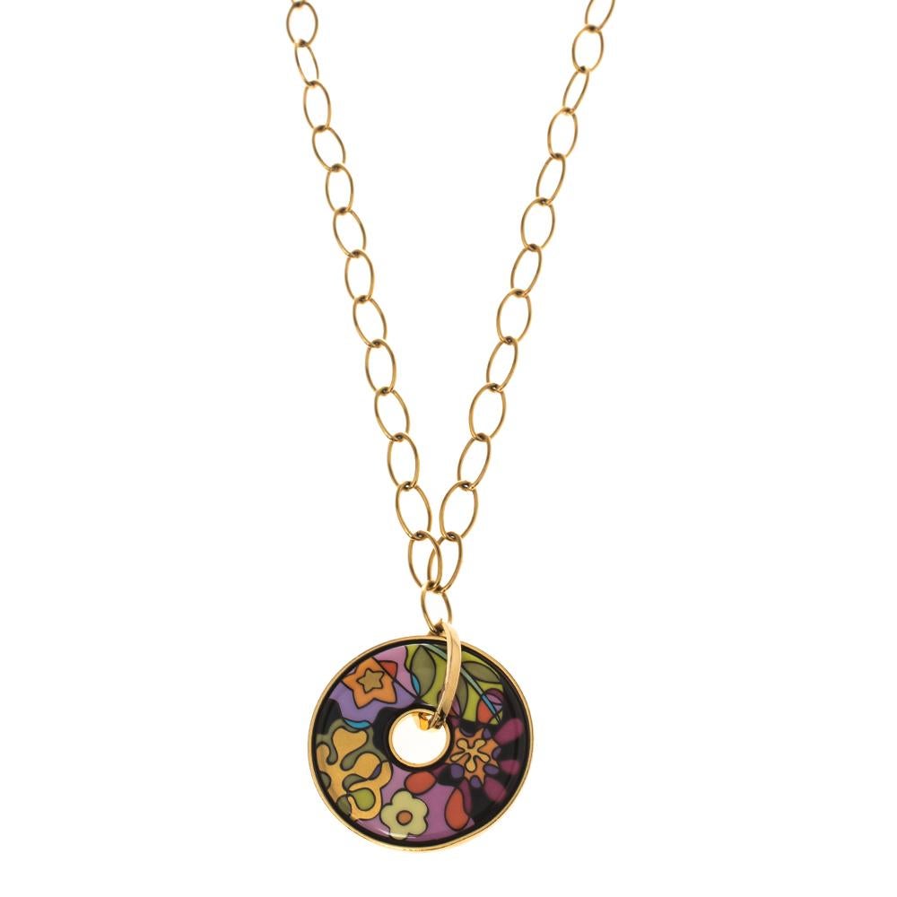 Looking for an edgy accessory? Opt for this Ode to Joy of Life Paradise Moonlight Luna Piena necklace from the house of Frey Wille. This statement-making piece features a gold-plated pendant with fire enamel detailing on it and a chain necklace.