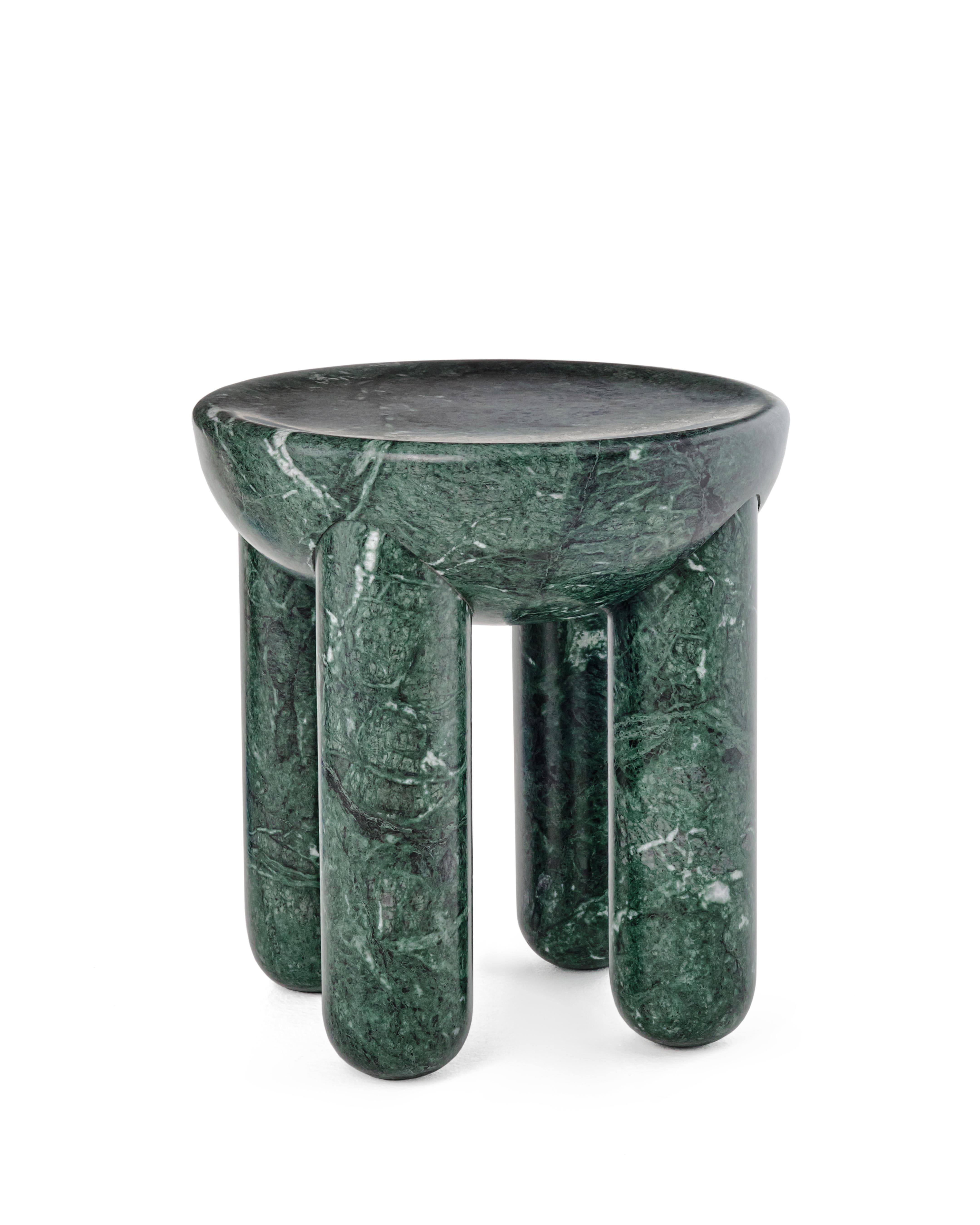 Table basse Freyja 3 édition numérotée par NOOM
Dimensions : D 40 x H 44 cm 
MATERIAL : Marbre vert Verde Océan.

Les tables basses 