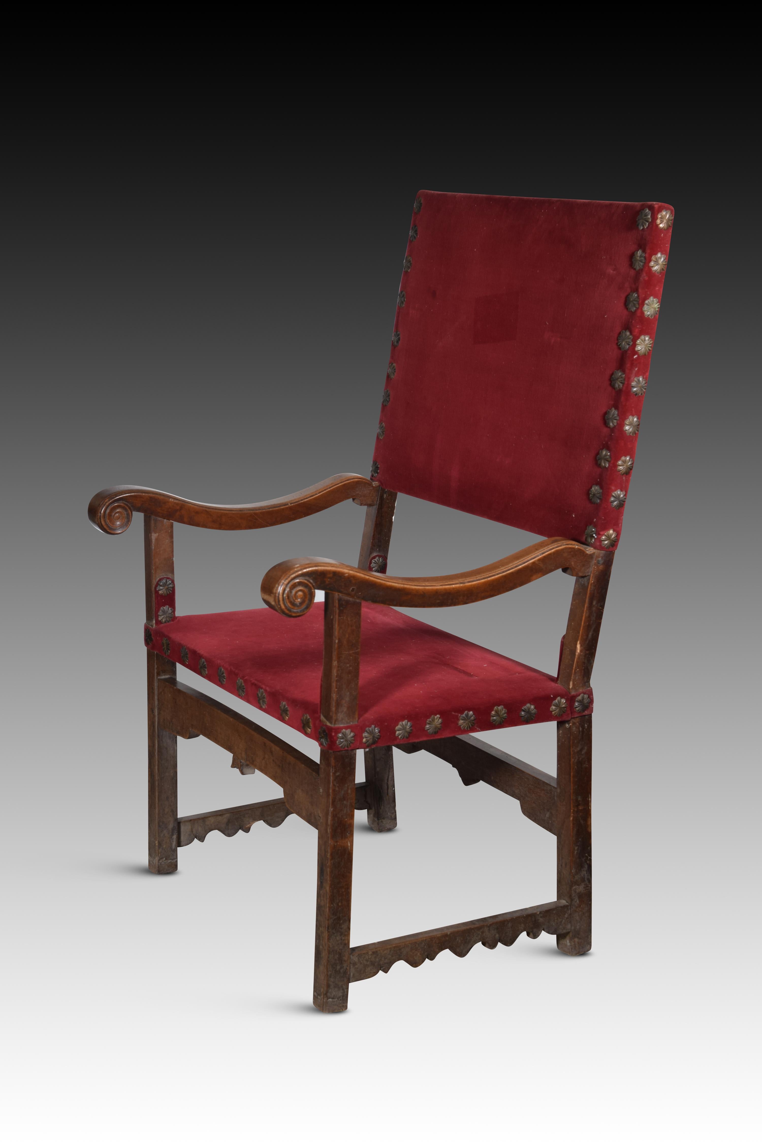 Baroque Friar armchair (frailero). Walnut wood, textile. Spain, 17th century. For Sale