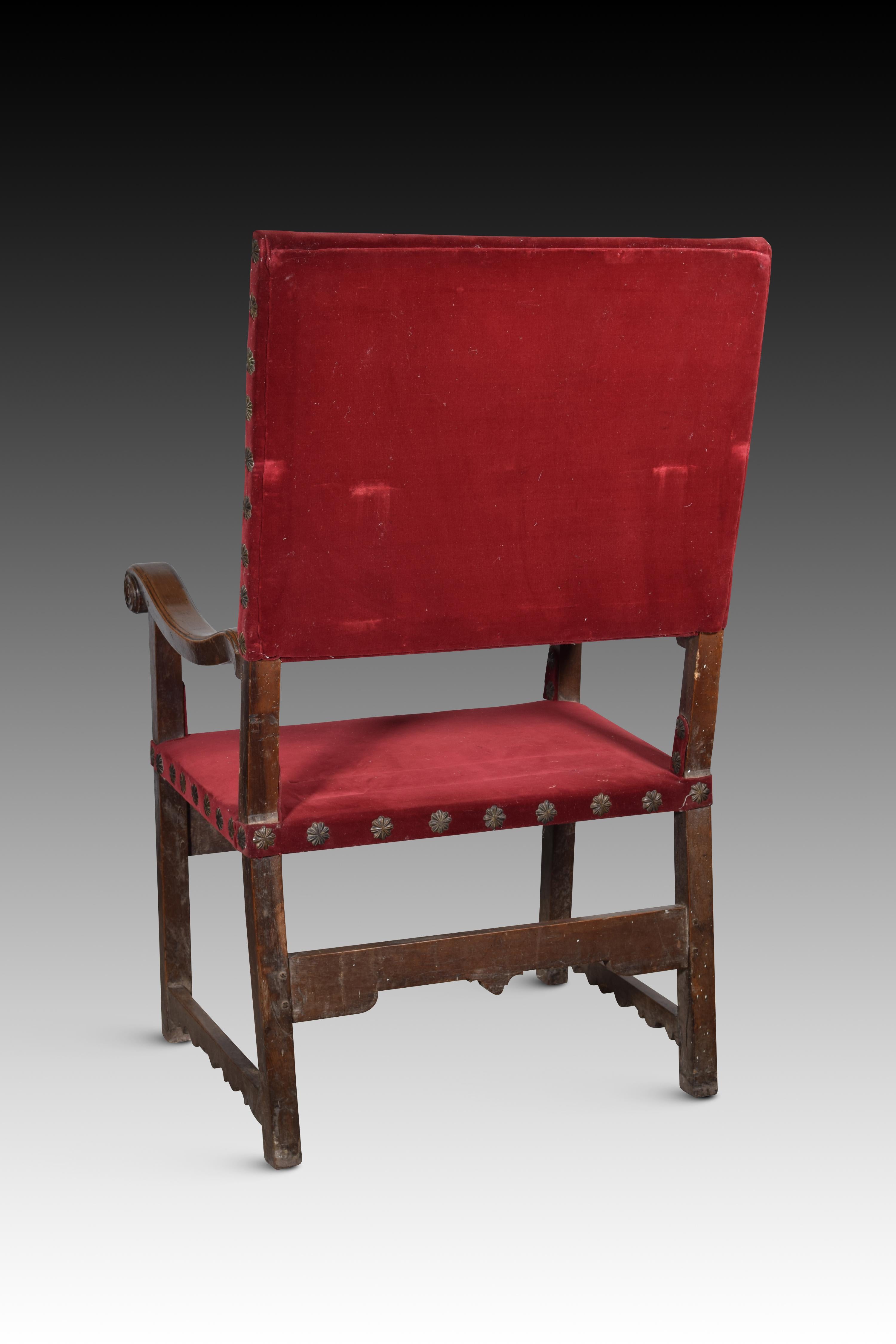 Spanish Friar armchair (frailero). Walnut wood, textile. Spain, 17th century. For Sale