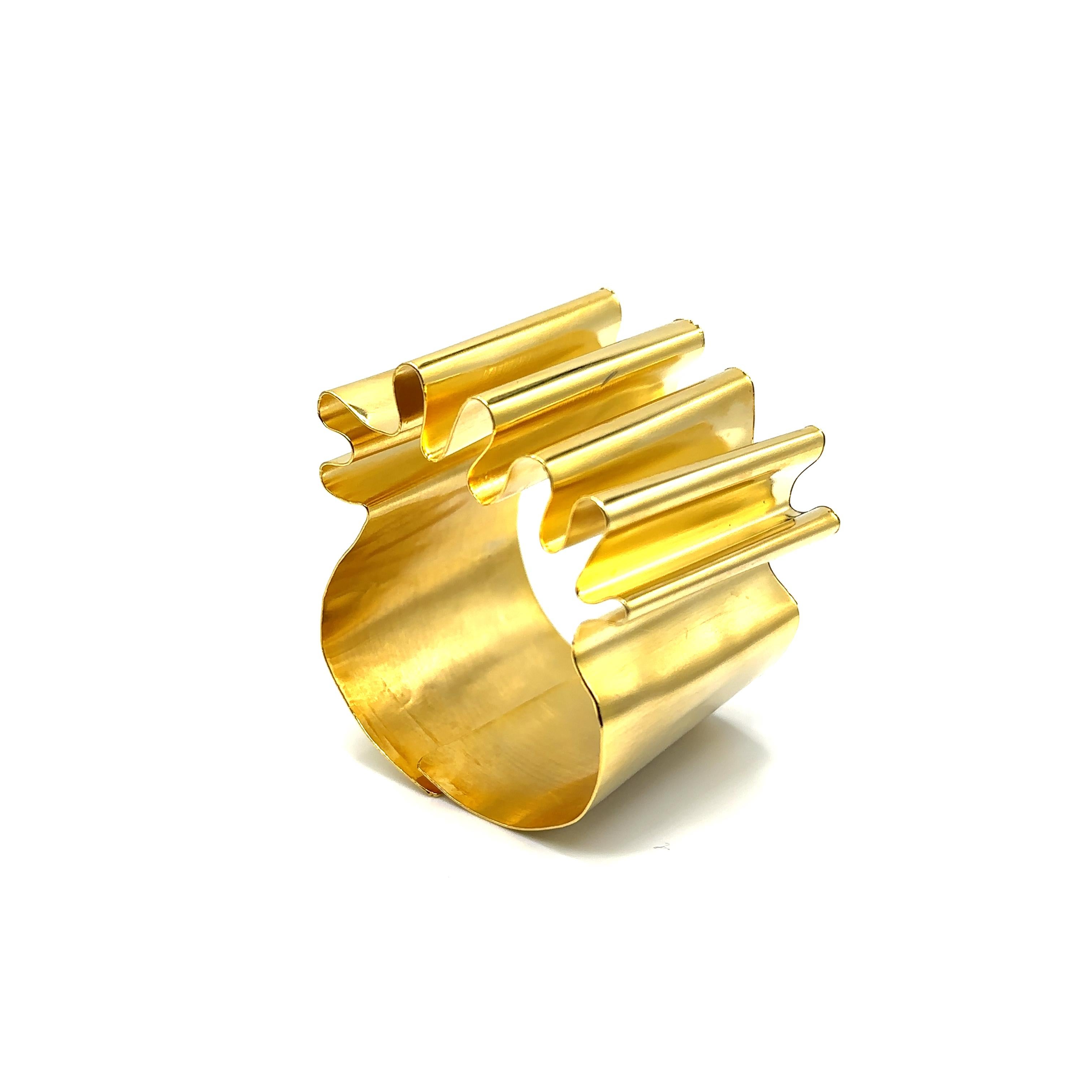From refined, timeless shapes to modern characters with edge meet FRIDA - handcrafted and shape may vary slightly making pieces one of a kind Material 14K Gold Plated.

The piece was inspired by Japanese origami. Folding techniques were used.