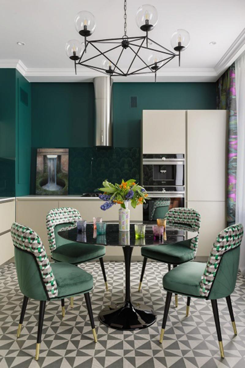 Mid-Century moderno Sedia Frida blu in legno massiccio, mattone di Barcellona e imbottitura verde in vendita
