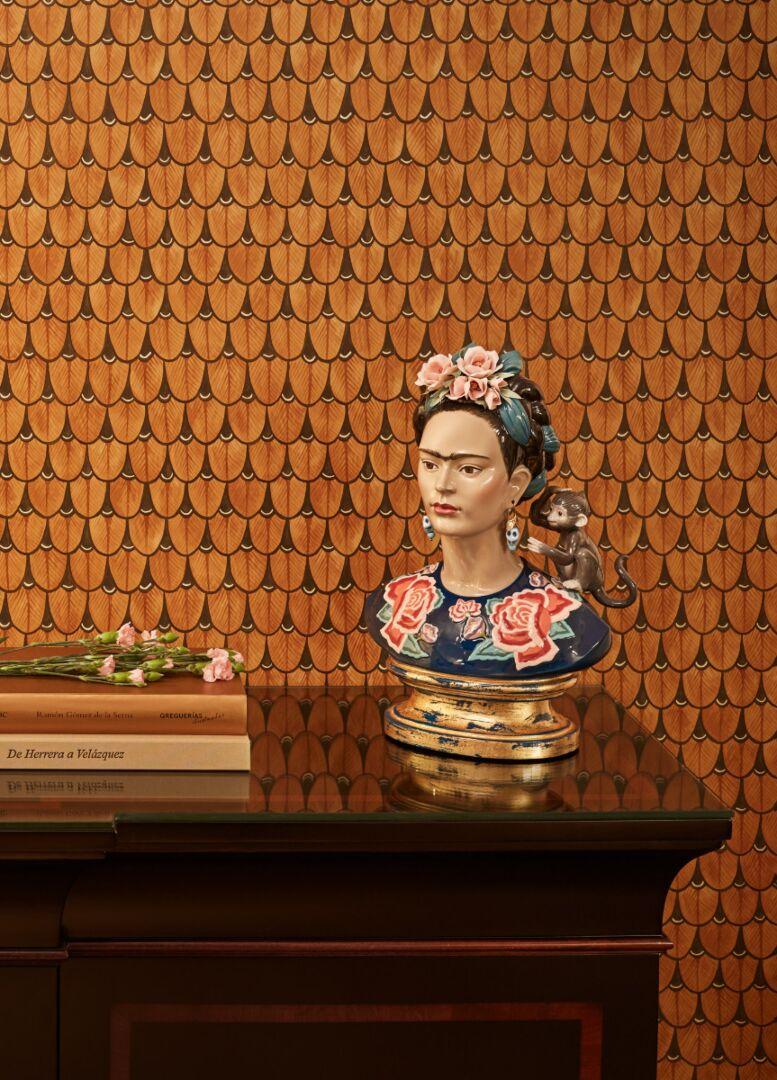 XXIe siècle et contemporain Figurine de Frida Kahlo. Bleu. Édition limitée en vente