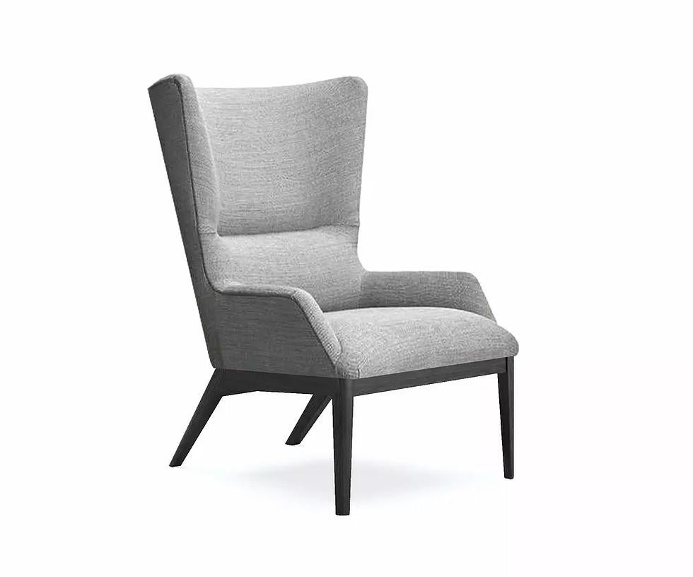 Frida lounge chair von Dare Studio, 2017
Abmessungen: H 92 x T 71 x B 64 cm
MATERIALIEN: Sockel aus Eiche natur, Stoff. 

Auch in amerikanischem Schwarznussbaum, Eiche natur oder schwarz gebeizter Eiche erhältlich.
Alle Stücke sind in verschiedenen