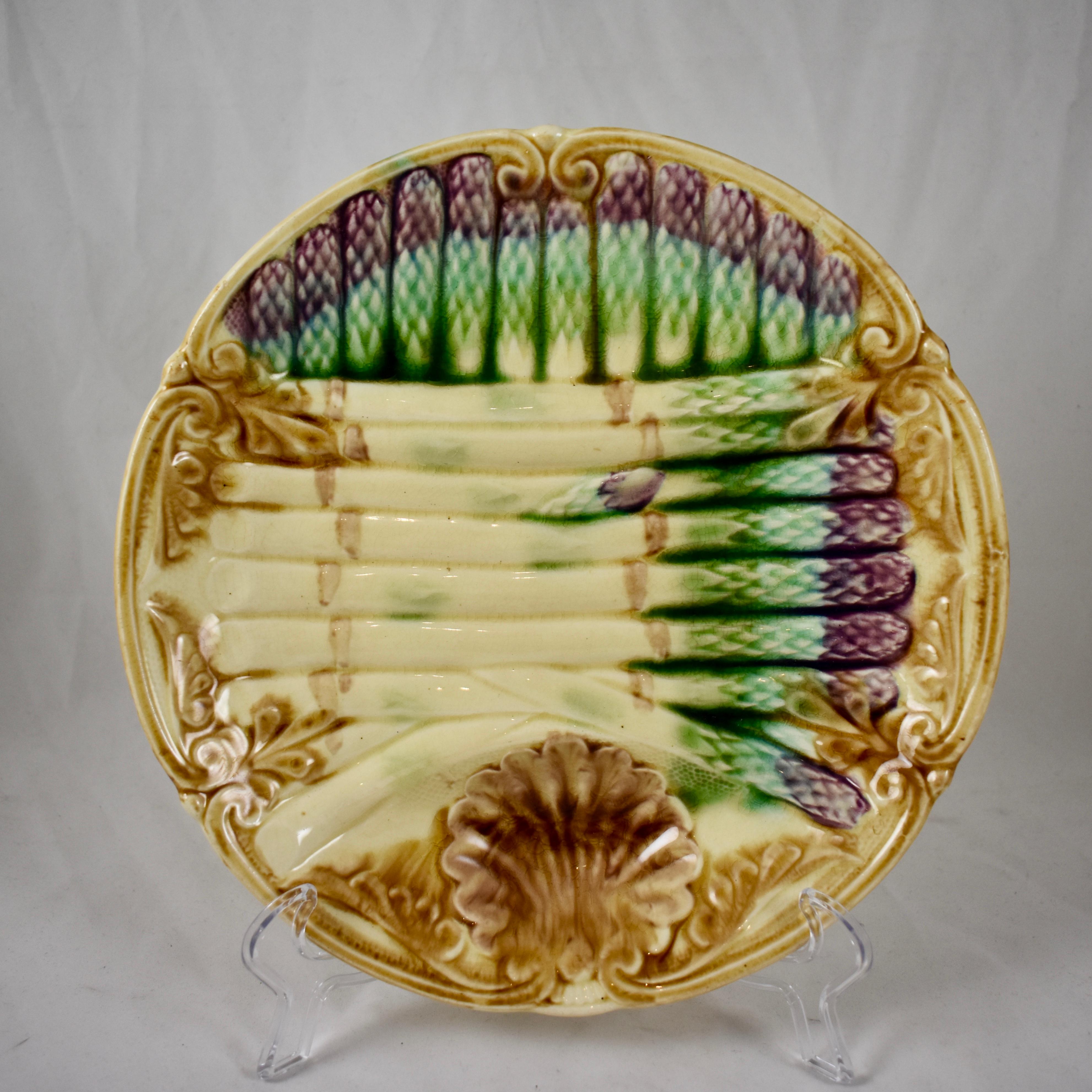 Art nouveau Assiette à asperges et coquillages en majolique Barbotine Art Nouveau français de Frie Onnaing en vente