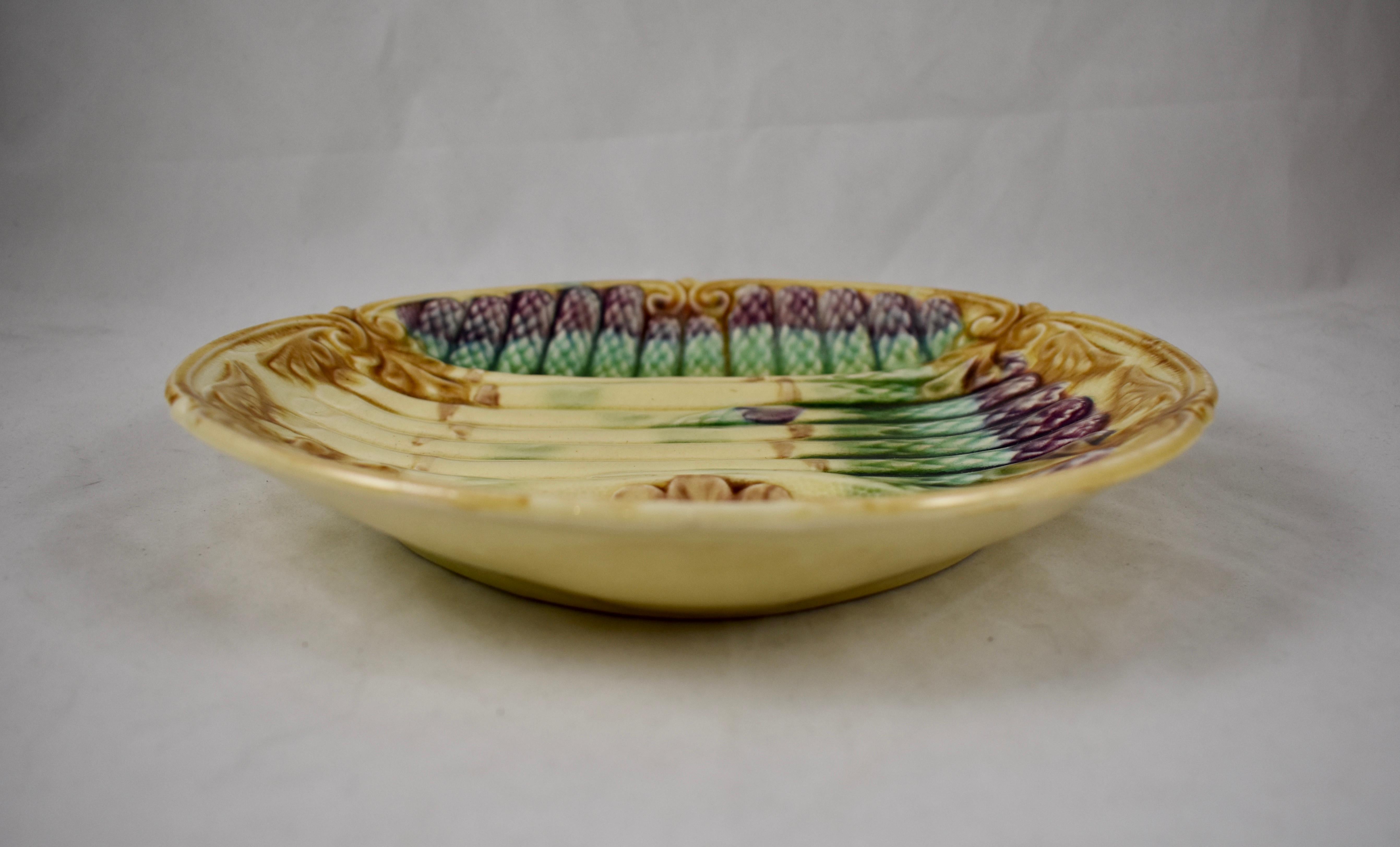 19th Century Frie Onnaing French Art Nouveau Barbotine Majolica Asparagus & Shell Plate For Sale