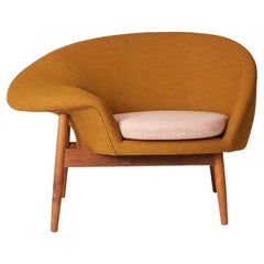 Fried Egg Left Lounge Chair Dark Ochre, Pale Rose by Warm Nordic