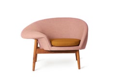 Fried Egg Left Lounge Chair Pale Rose, Dark Ochre by Warm Nordic