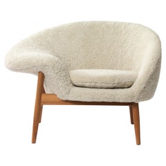 Fried Egg Left Lounge Chair Sheepskin Moonlight by Warm Nordic