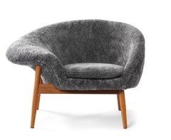 Fried Egg Left Lounge Chair Sheepskin Scandinavian Grey by Warm Nordic