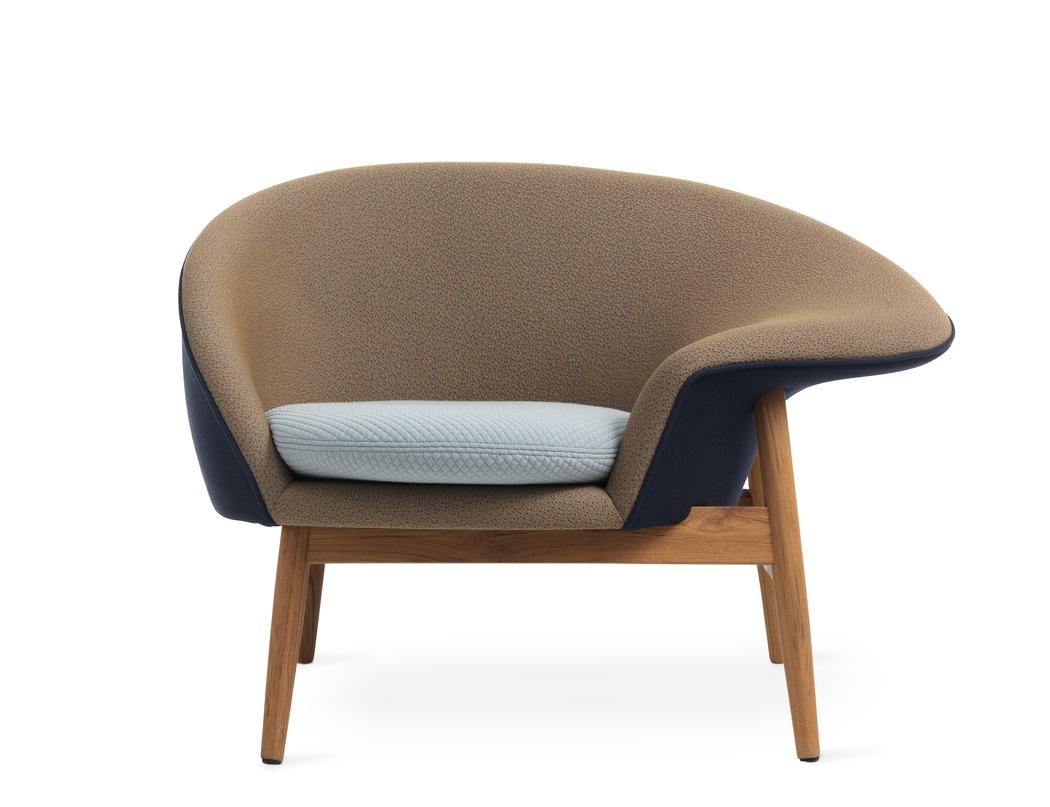 Fried Egg Right Chair Dark Blue Cappuccino Brown Cloudy Grey by Warm Nordic
Dimensions: D99 x W68 x H 68 cm
Material: Textile or nubuck upholstery, Solid oiled teak
Weight: 25 kg
Also available in different colours and finishes. Please contact