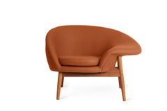 Fried Egg Right Lounge Chair Caramel by Warm Nordic