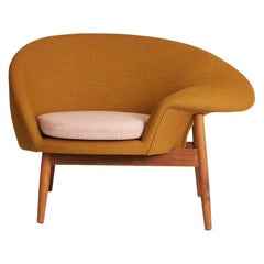 Fried Egg Right Lounge Chair Dark Ochre Pale Rose by Warm Nordic