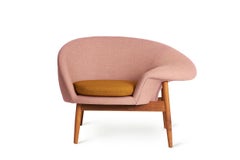 Fried Egg Right Lounge Chair Pale Rose Dark Ochre by Warm Nordic