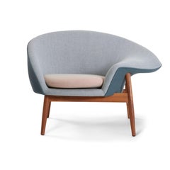 Fried Egg Right Lounge Chair Petrol, Light Green, Pale Peach by Warm Nordic