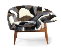 Fried Egg Right Lounge Chair Sheepskin Patchwork Mix by Warm Nordic