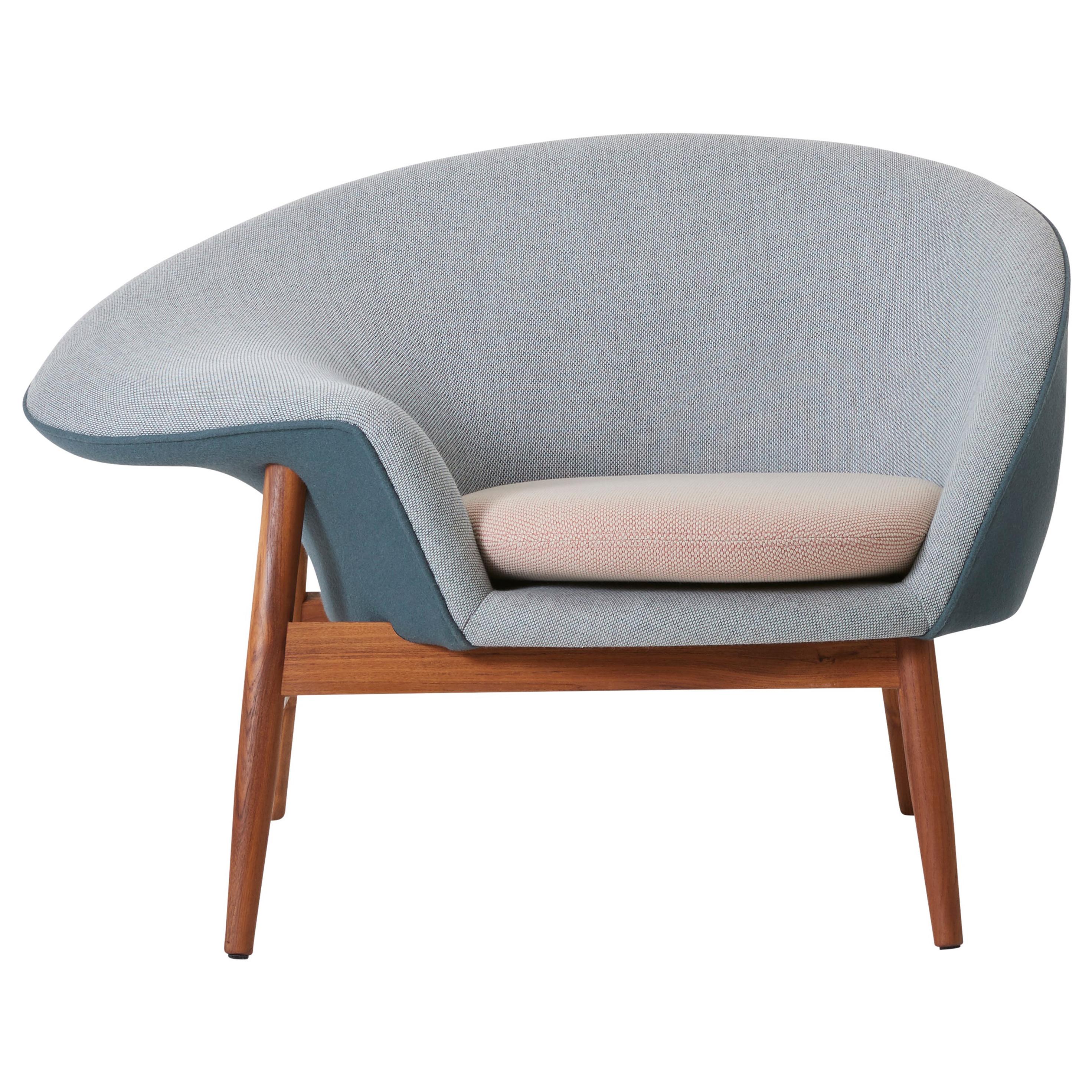For Sale: Blue (Hero 991,Rewo828,Merit034) Fried Egg Three Tone Chair, by Hans Olsen from Warm Nordic
