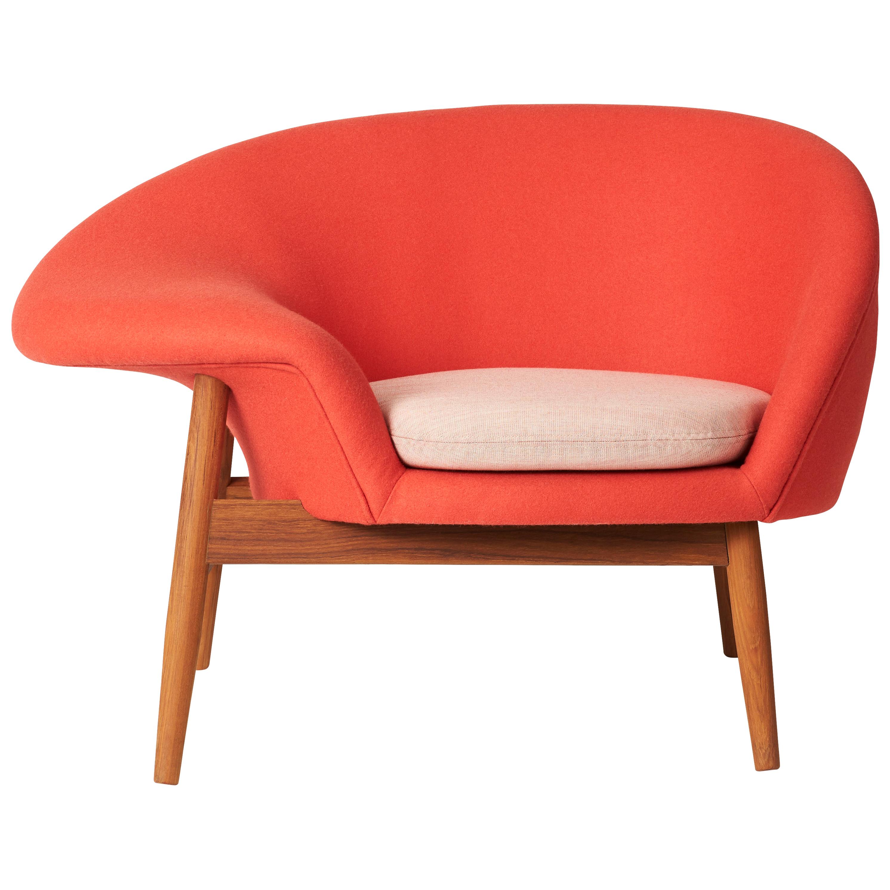 For Sale: Red (Hero 551, Canvas 614) Fried Egg Two-Tone Chair, by Hans Olsen from Warm Nordic