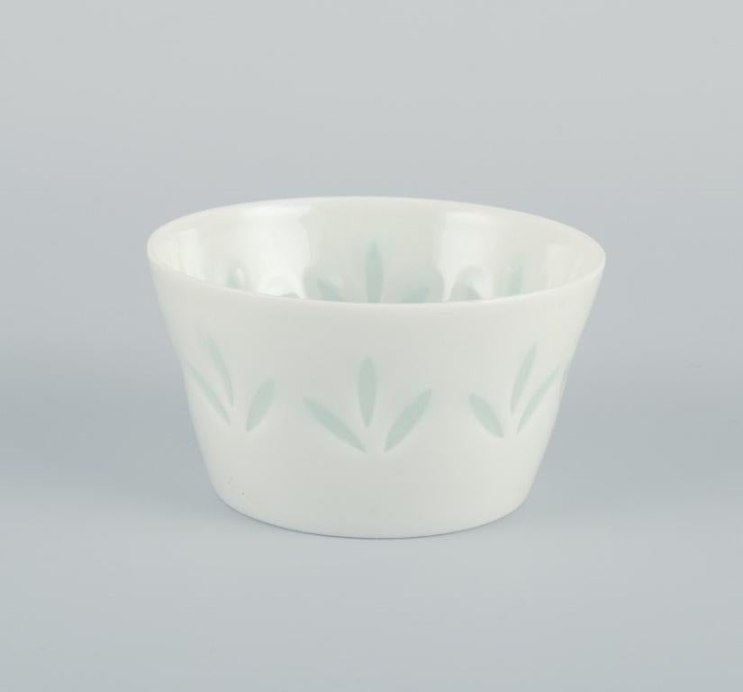 Finnish Friedl Holzer-Kjellberg for Arabia, Finland, Five Arabia Bowls in Porcelain For Sale