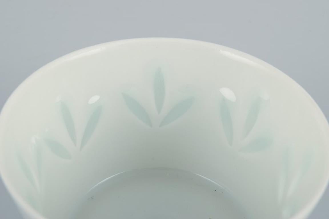 Friedl Holzer-Kjellberg for Arabia, Finland, Five Arabia Bowls in Porcelain In Excellent Condition For Sale In Copenhagen, DK