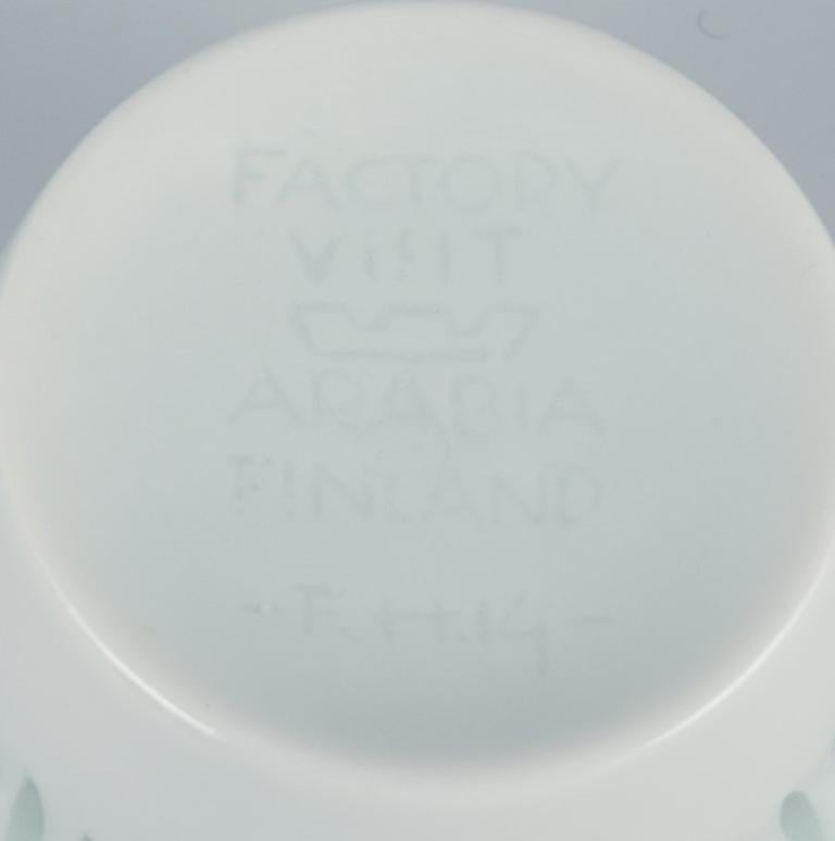Friedl Holzer-Kjellberg for Arabia, Finland, Five Arabia Bowls in Porcelain For Sale 1