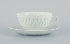 Friedl Holzer-Kjellberg for Arabia. Four pairs of tea cups with saucers