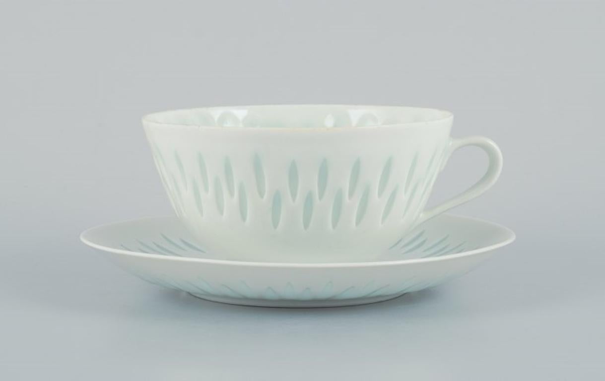 Friedl Holzer-Kjellberg for Arabia,  Finland.
Three pairs of large tea cups with saucers in rice porcelain.
Approximately from the 1970s.
Perfect condition.
Cup: Diameter 10.5 cm without handle.
Saucer: Diameter 15.4 cm.