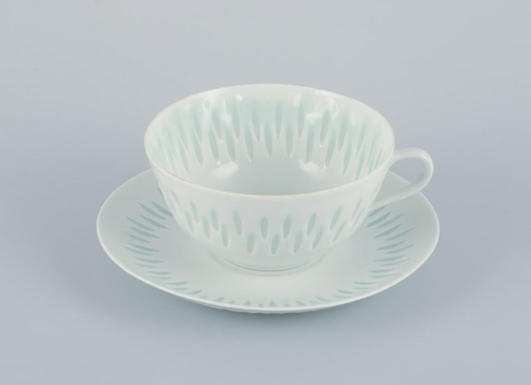 Finnish Friedl Holzer-Kjellberg for Arabia. Three pairs of tea cups with saucers For Sale