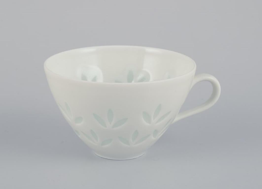 Finlandais Friedl Kjellberg pour Arabia, Finlande. Ensemble de quatre tasses à café avec soucoupes en vente